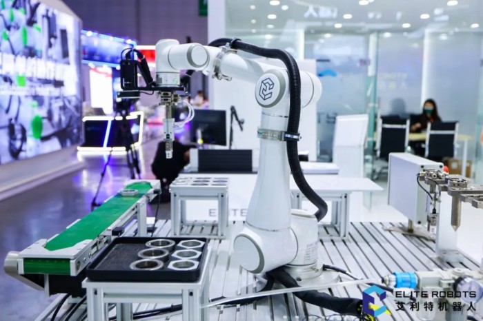 kaiyun开云中国机器人基础教育工作站